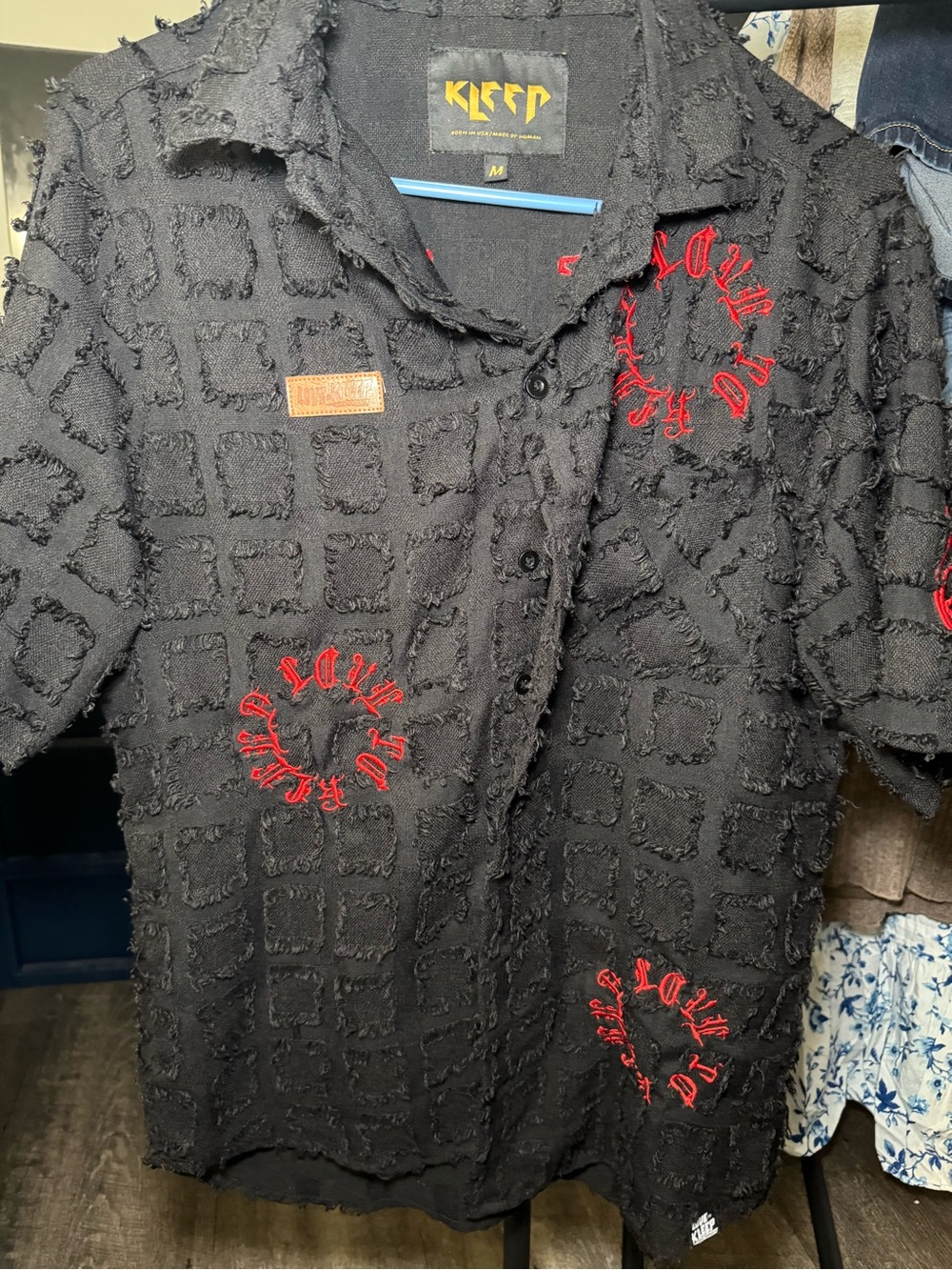 Kleep Black Casual Short-Sleeve Button-Down Shirt with Red Embroidery